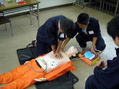 AEDを使用した心肺蘇生法
