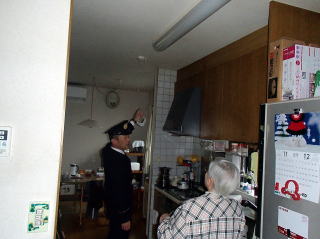 住宅用火災警報器の機器点検の指導