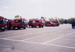 京都市消防局外、府内１１の消防本部から消火部隊１６隊が集結した。