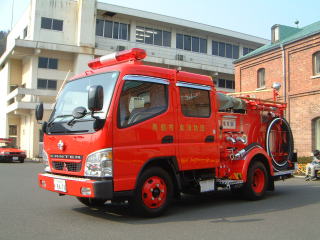 更新配置された東消防団消防ポンプ自動車の写真