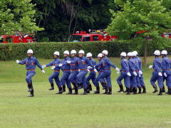 岡田下消防団による小隊訓練