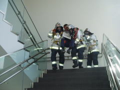 消防隊で救出の写真