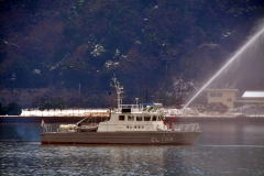 舞鶴海上保安部による放水展示
